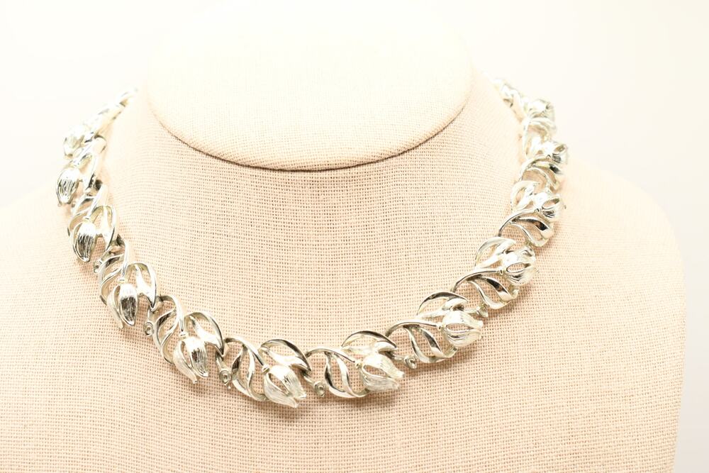 Vintage Lisner Silver Tone Floral Link Choker Necklace Signed 14.5 Inch